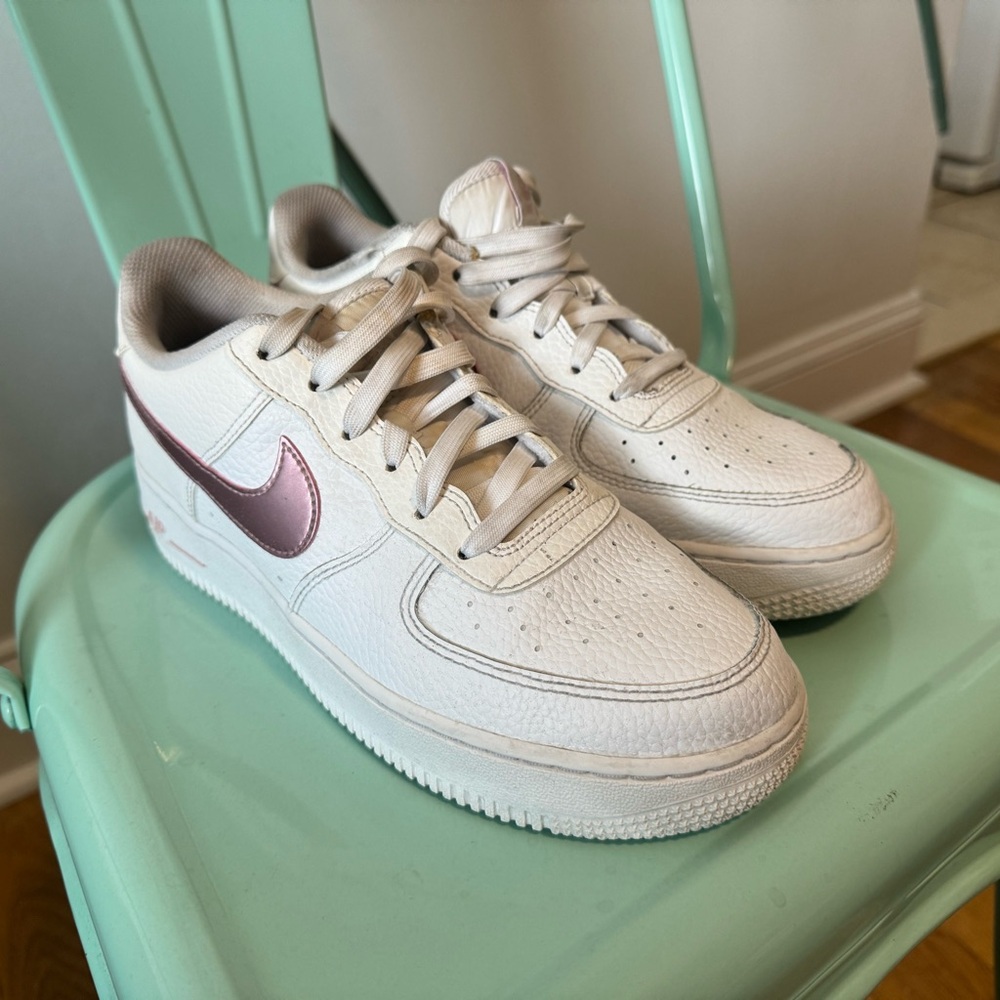 Nike Air Force 1 Low White Pink Glaze GS CT3839-104 Youth size 7Y WMNS 8.5